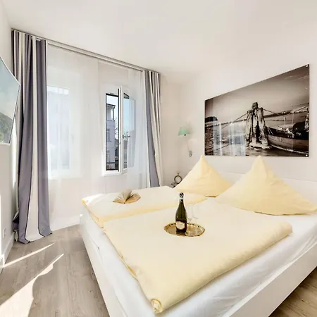 Poseidon By Callsen Apartment *